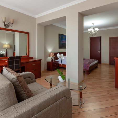 Penthouse Hotel ティビリシ エクステリア 写真